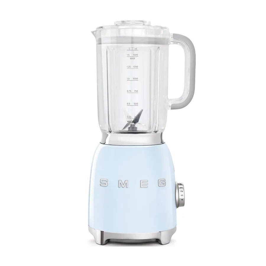Blender in pastel blue